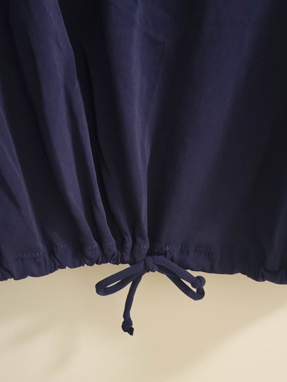Soft Sweatshirt W. Banded Tie Bottom And Orint. 3x - Picture 2 of 5